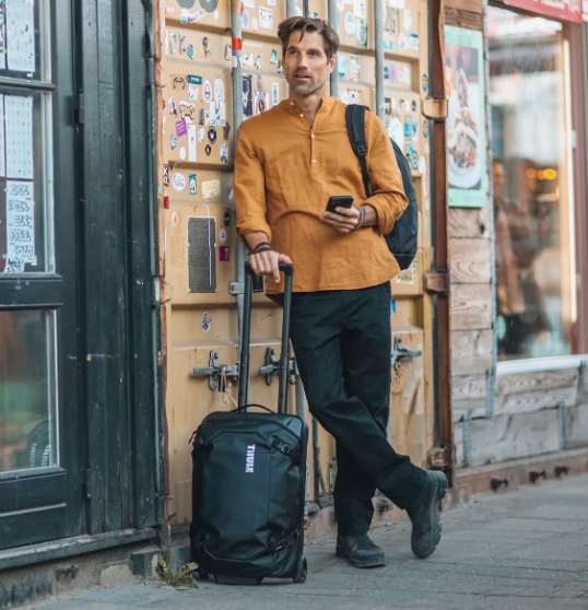 Thule Chasm Carry On 40L